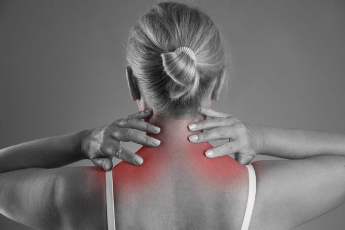 Starke Schmerzen bei Osteochondrose der Halswirbelsäule. 