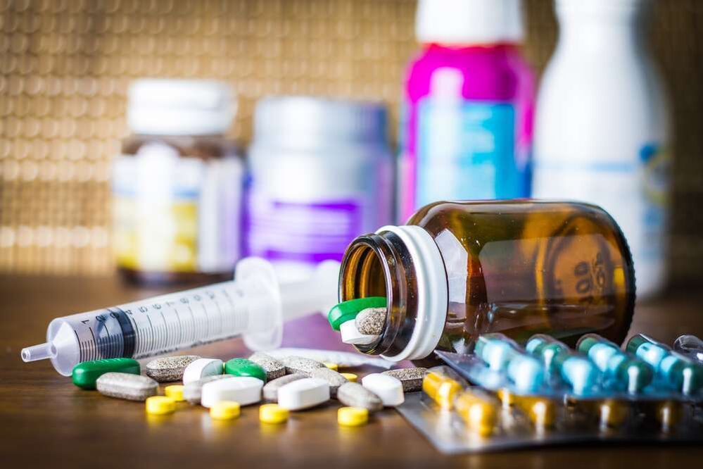 Pharmakologische Behandlung der Osteochondrose der Brustwirbelsäule.